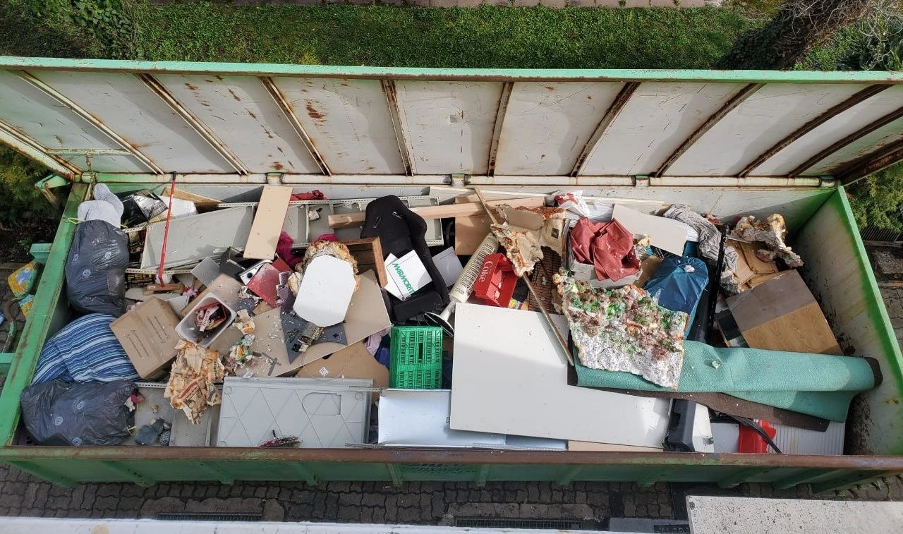 Umzugswagen von ALSHAMAA für Umzüge in Freiburg und Umgebung